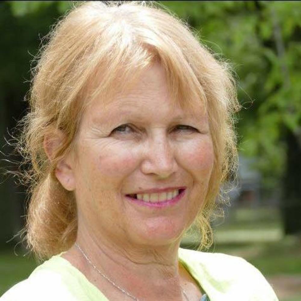 Meet your Posher, Elaine